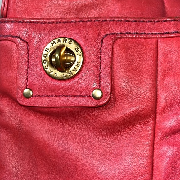 Marc by Marc Jacobs  Crossbody bag   coral red  GUC refurb. 2 Turnlock Front Poc - Picture 6 of 16